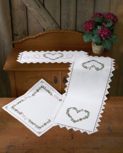 Stickset Hardanger mit Winterbeeren 28x67 cm