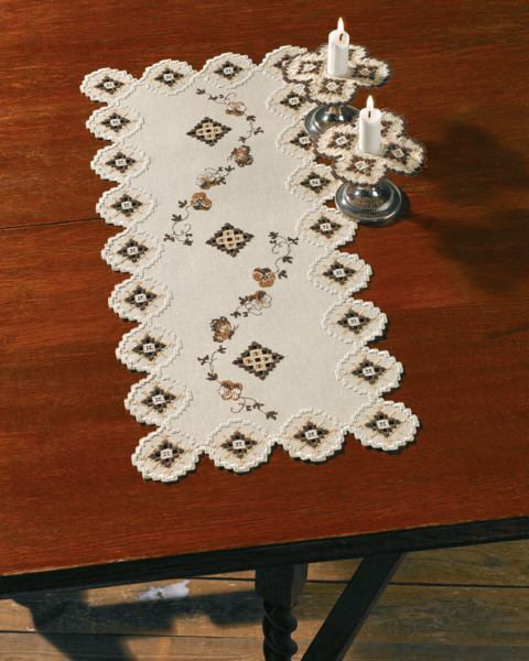 Stickset Hardanger in Beige 29 x 65 cm