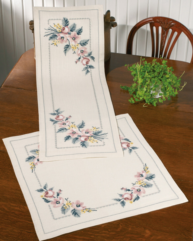 Stickset Rosen auf Leinen 61 x 61 cm