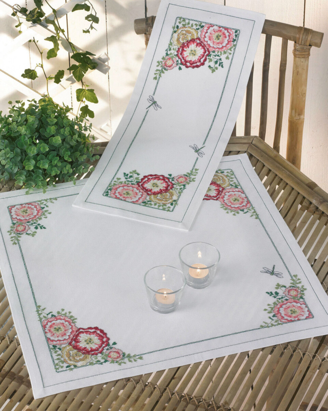 Stickerei-Kit Stockrosen 24 x 62 cm