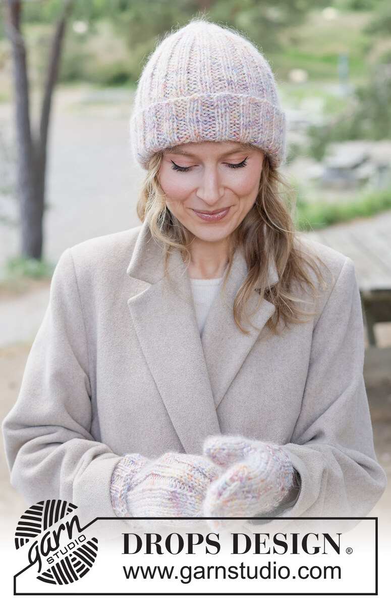 261-17 Rainbow Reach Hat by DROPS Designet