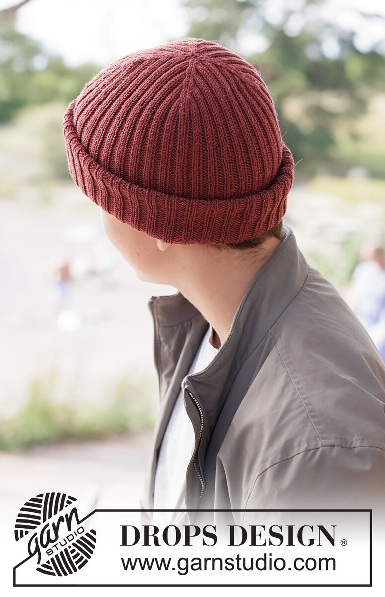 260-23 Berry Blaze Hat by DROPS Design