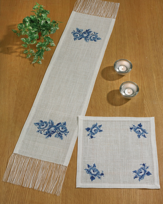 Stickerei-Kit Blaue Rosen 27 x 126 cm