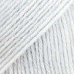 DROPS Fabel Uni Colour 126 Blasser Himmel